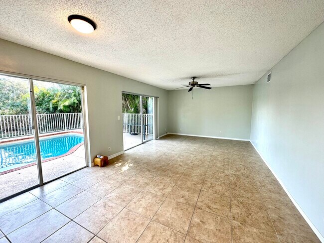 Building Photo - 2698 Linkside Dr