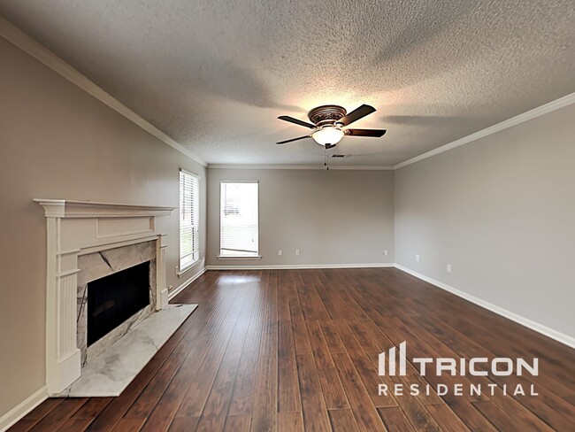 Building Photo - 404 Gresham Dr