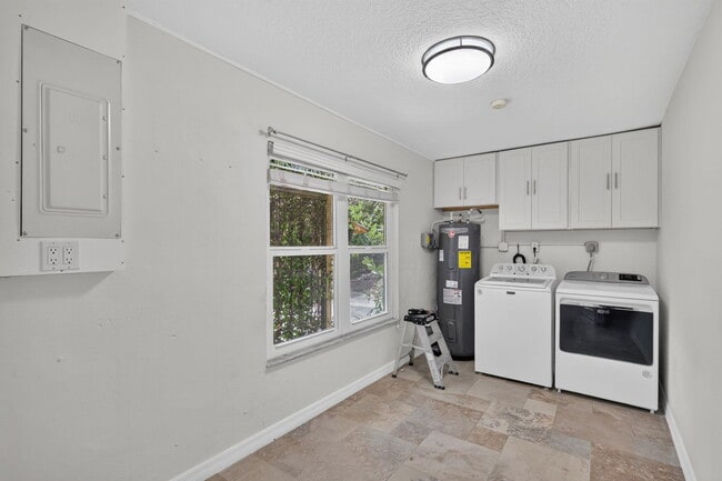 Building Photo - 1125 41st Ave