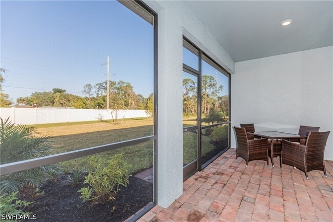 Building Photo - 267 Tamarindo Ln