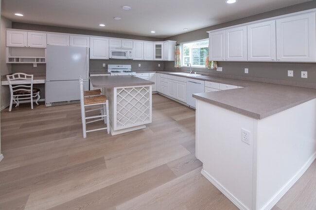 Building Photo - 5423 Cape Seville Dr