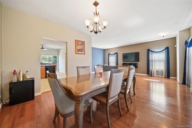 Building Photo - 10 Silas Seaman St