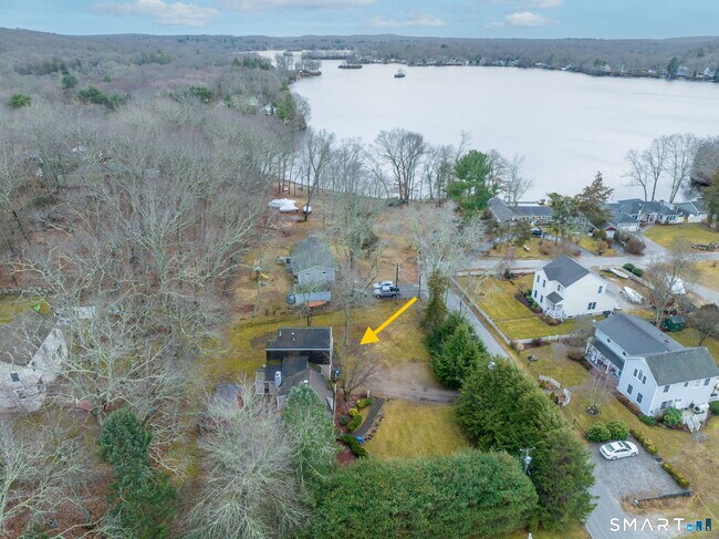 Building Photo - 8 Oak Tree Ln