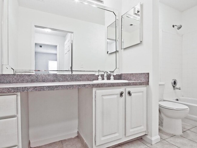 Building Photo - 632 Granville Ct