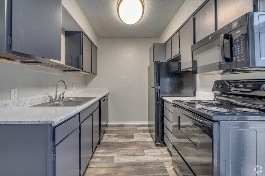 2BR, 1.5BA - 1100SF - Kitchen - 23 East Apartments