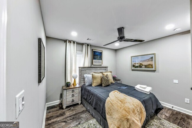 Building Photo - 6230 Love St