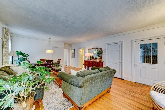 Building Photo - 11 Sterling Pkwy