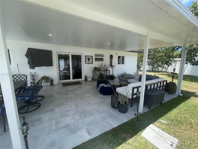 Building Photo - 9770 SW 85th Terrace
