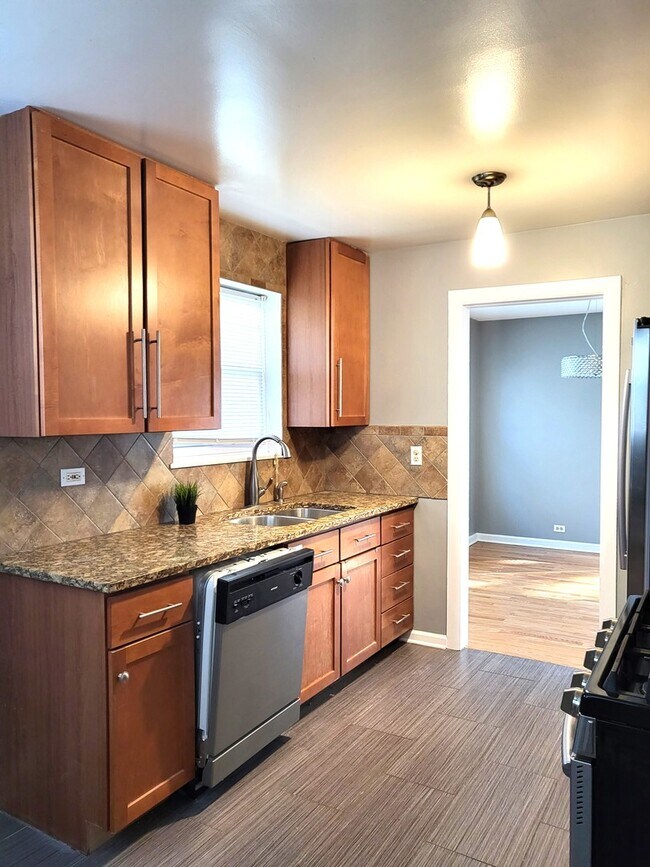 Building Photo - 3950 Crain St