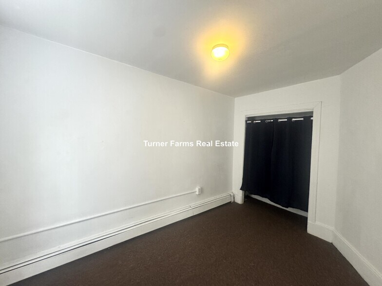 Building Photo - 8 Parker Hill Ave