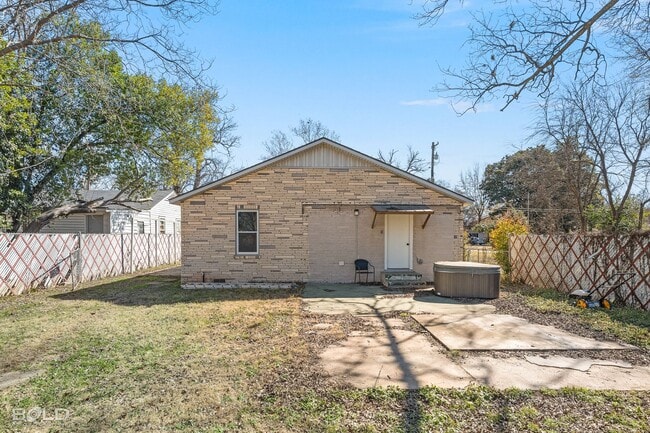 Building Photo - 1129 Boone St