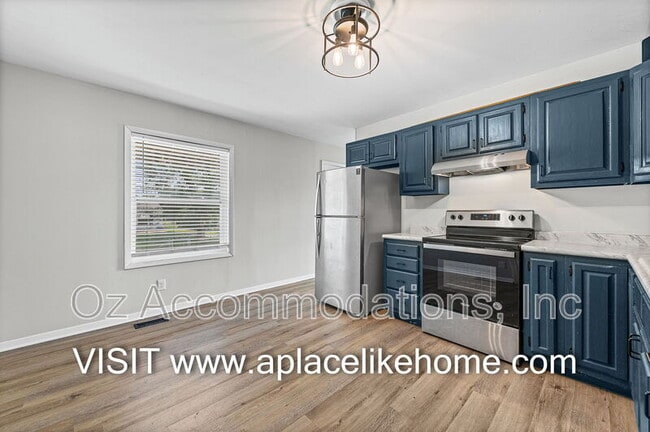 Building Photo - 3310 Iroquois Ln