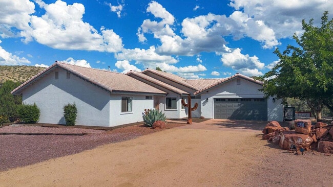 Building Photo - 627 Elmersville Rd