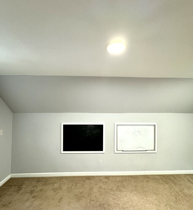 Building Photo - 125 Witheridge Dr