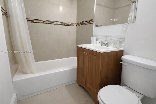 Building Photo - 3110 SW 33rd Ave