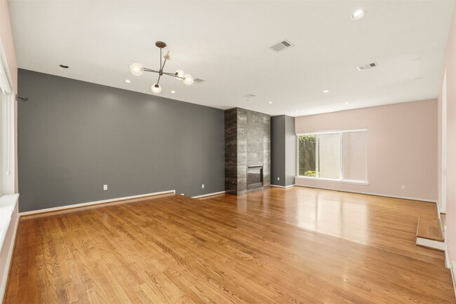 Building Photo - 1823 Southmore Blvd