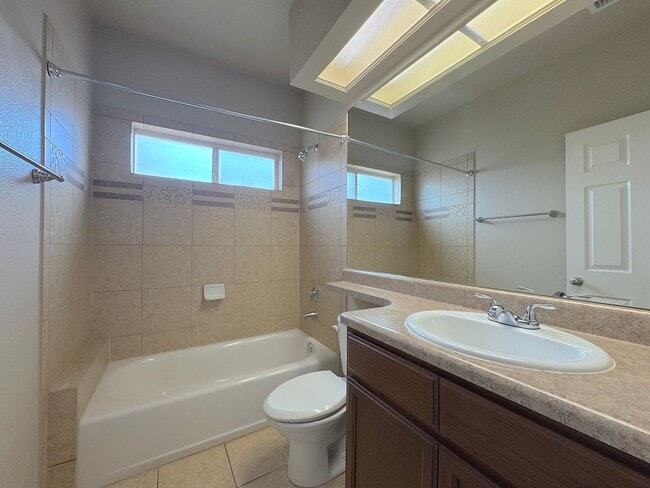 Building Photo - Northeast El Paso 3 Bed/2 Bath Refrig A/C