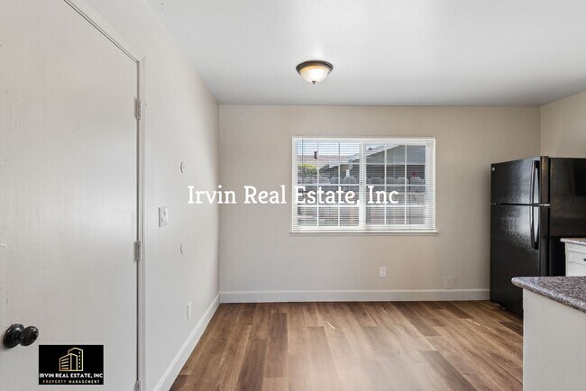 Building Photo - 1834-1834 Rose Ave