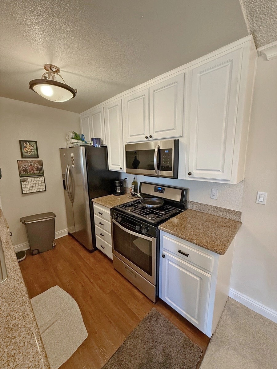 Building Photo - 5000 Whitsett Ave