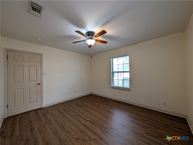 Building Photo - 1134 Misty Acres Dr