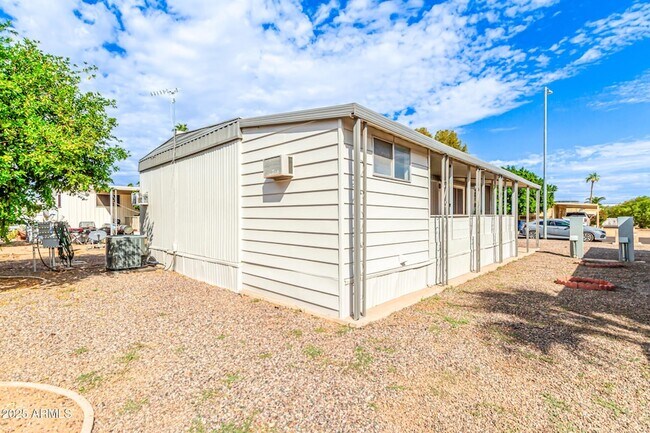 Building Photo - 2650 W Union Hills Dr
