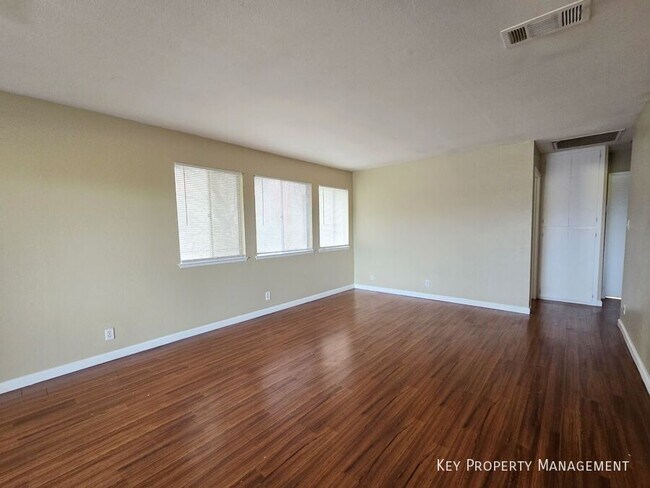 Building Photo - 5357 Del Gado Dr