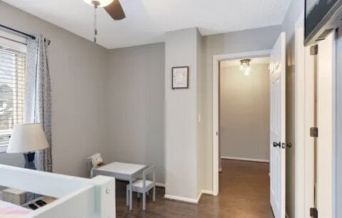 Building Photo - Chic Urban Living: Spacious 2-Bed Townhouse with Fireplace & Hardwood Floors on Kenwood Isles Drive!