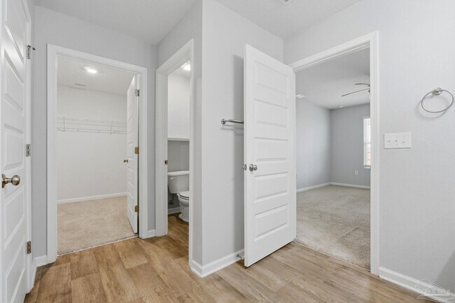 Building Photo - 5598 Guinevere Ln