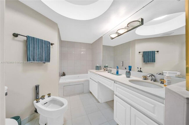 Building Photo - 6301 Collins Ave