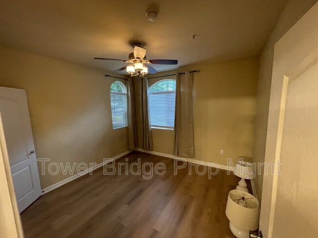 Building Photo - 1900 Danbrook Dr