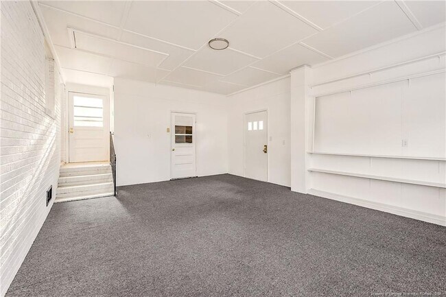 Building Photo - 3523 Rosehill Rd