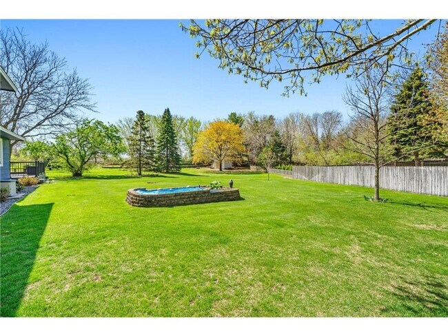 Building Photo - Stunning home located in the heart of Apple Valley *3 bed*2bath Available 10/1!