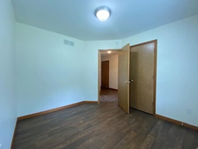 Building Photo - 3 Bedroom Home with 2 Car Attached Garage!