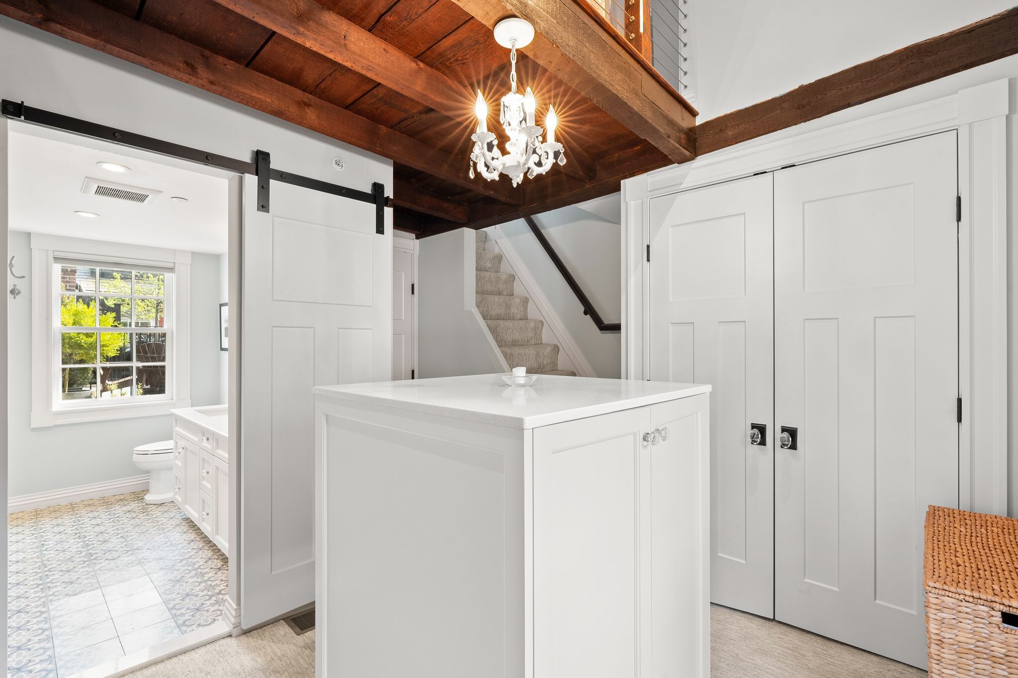 Building Photo - 7 Acorn St