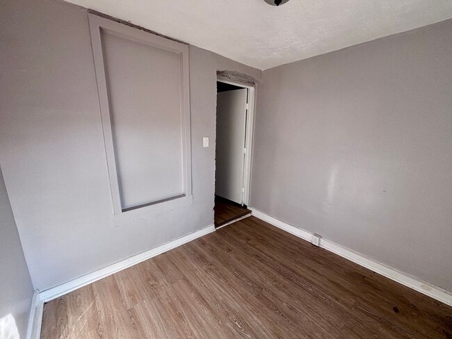 Building Photo - 3 Bedroom Home on Walnut St, Trenton