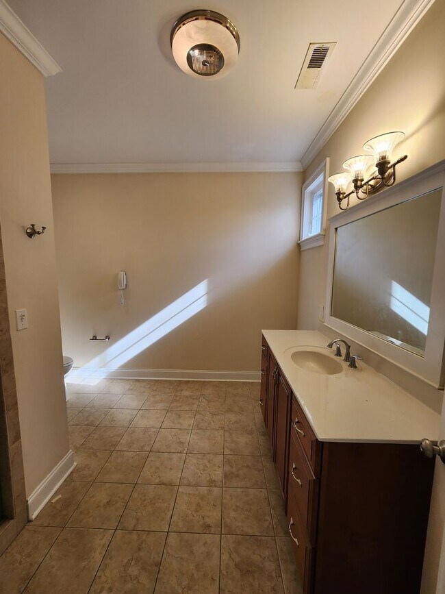 Building Photo - Black Mountain Rental-Mountain Views