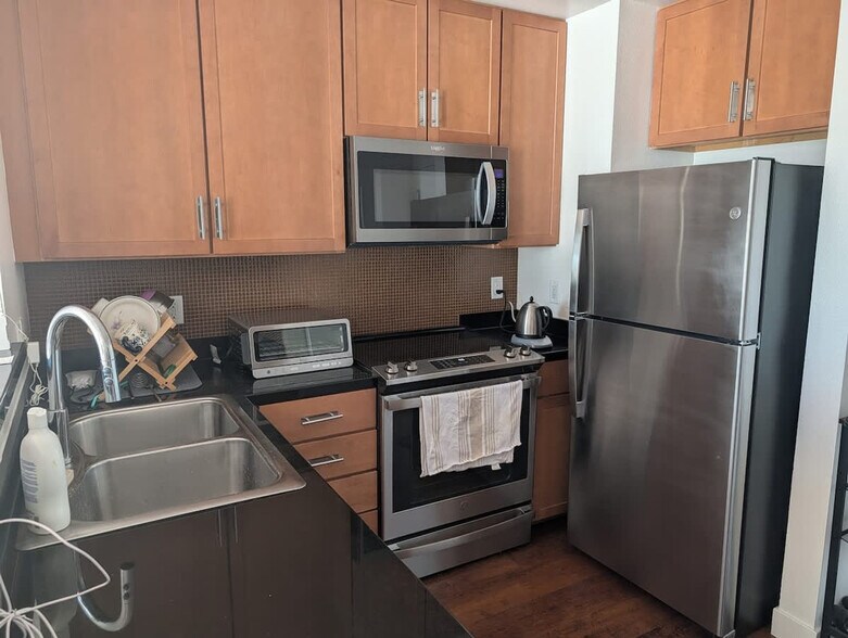 Building Photo - 355 Berry St