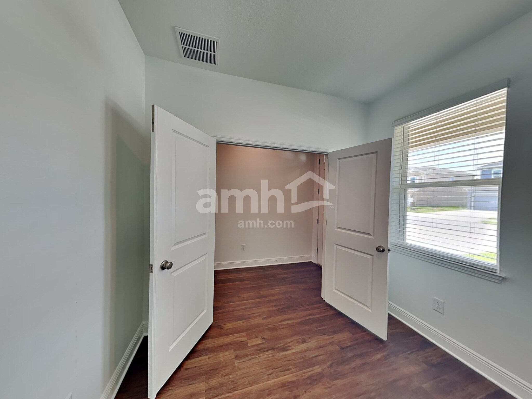 Building Photo - 14625 Cedar Ml Dr