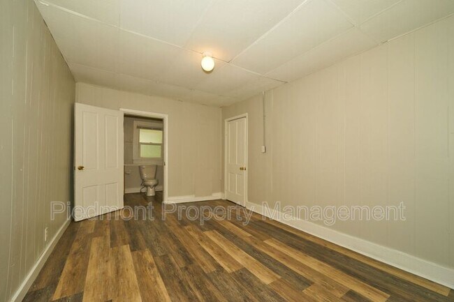 Building Photo - 329 W Locust St
