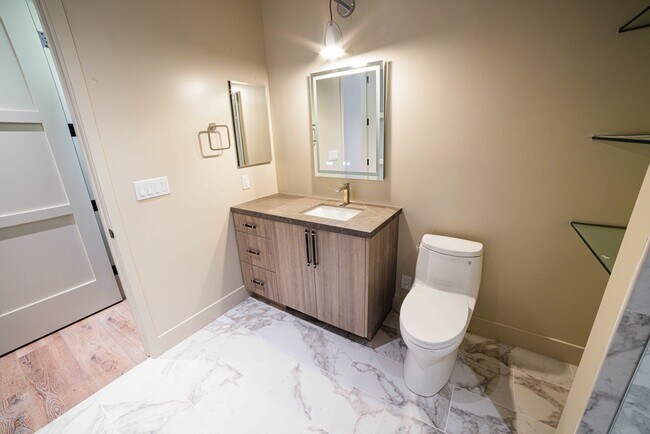 Building Photo - Rhine House Lofts