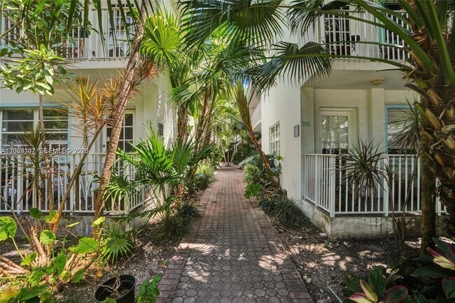 Building Photo - 911 Meridian Ave