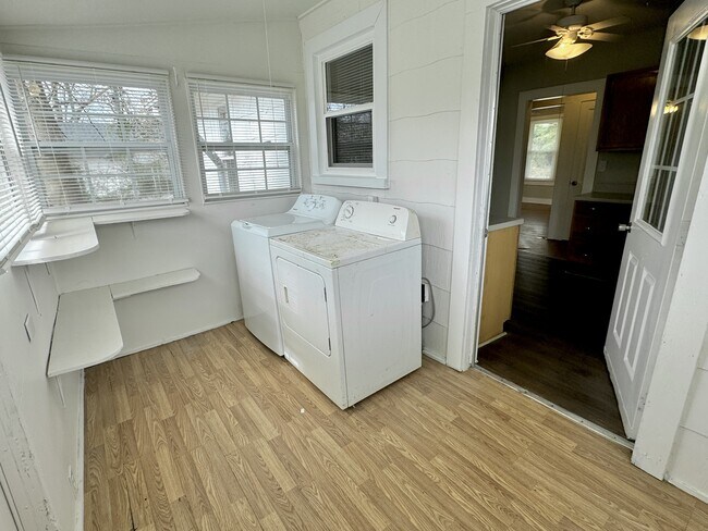 Building Photo - 5 W Marion Rd