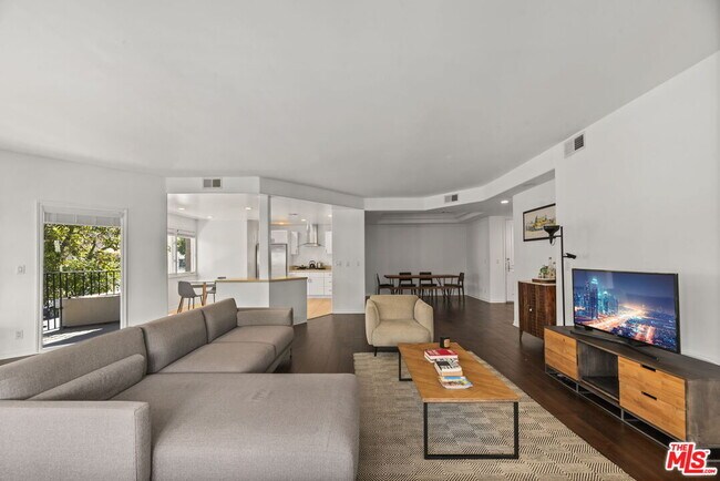 Building Photo - 435 Arnaz Dr