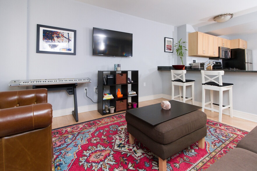 Building Photo - 800 4th St SW