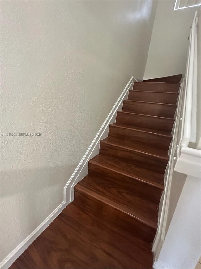 Building Photo - 1440 SE 24th Ct