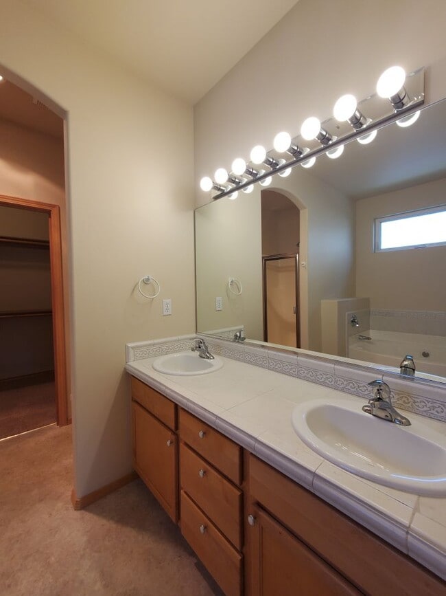 Building Photo - 1506 Desert Springs Ave