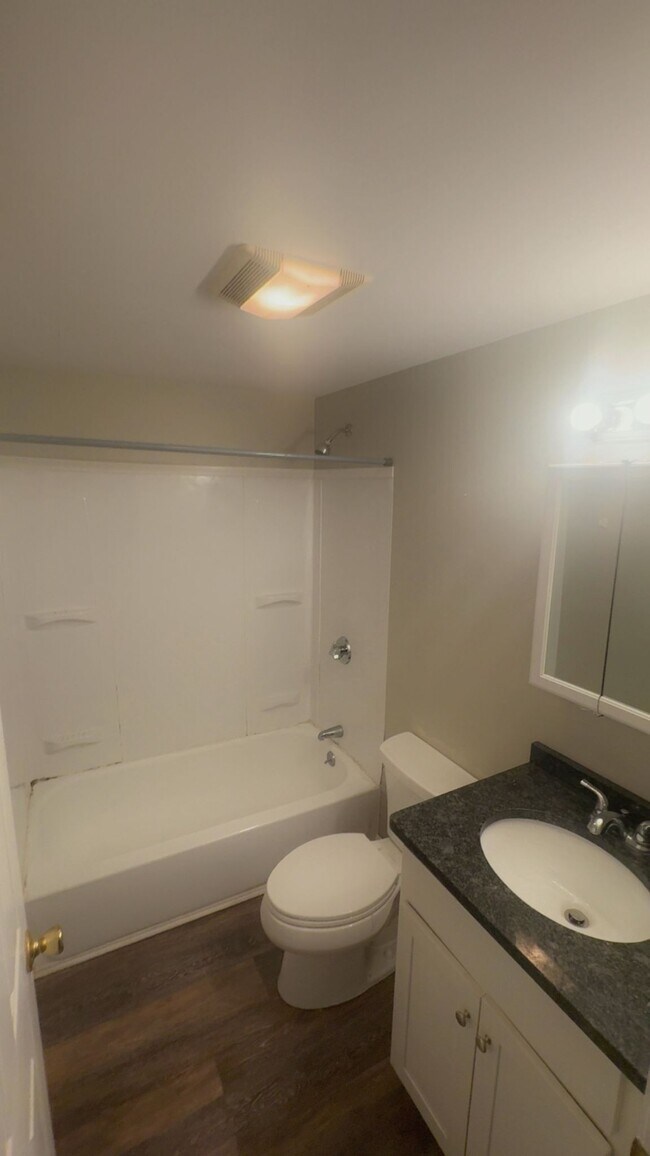 Building Photo - 240 S Main St