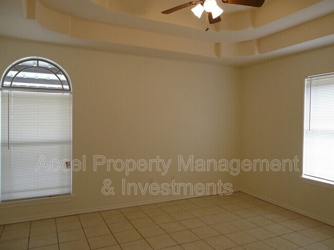 Building Photo - 1803 S Ironwood St