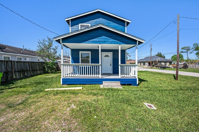 Building Photo - Richmond TX - Newly updated 2 bedroom, 1 bath "A-Frame" type house