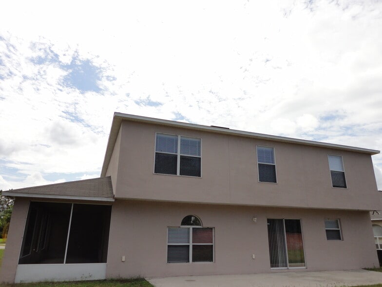 Building Photo - 2062 El Marra Dr